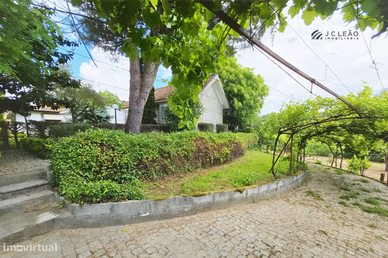 Quinta T4 com 3.670 m² de Terreno em Bitarães, Paredes-37