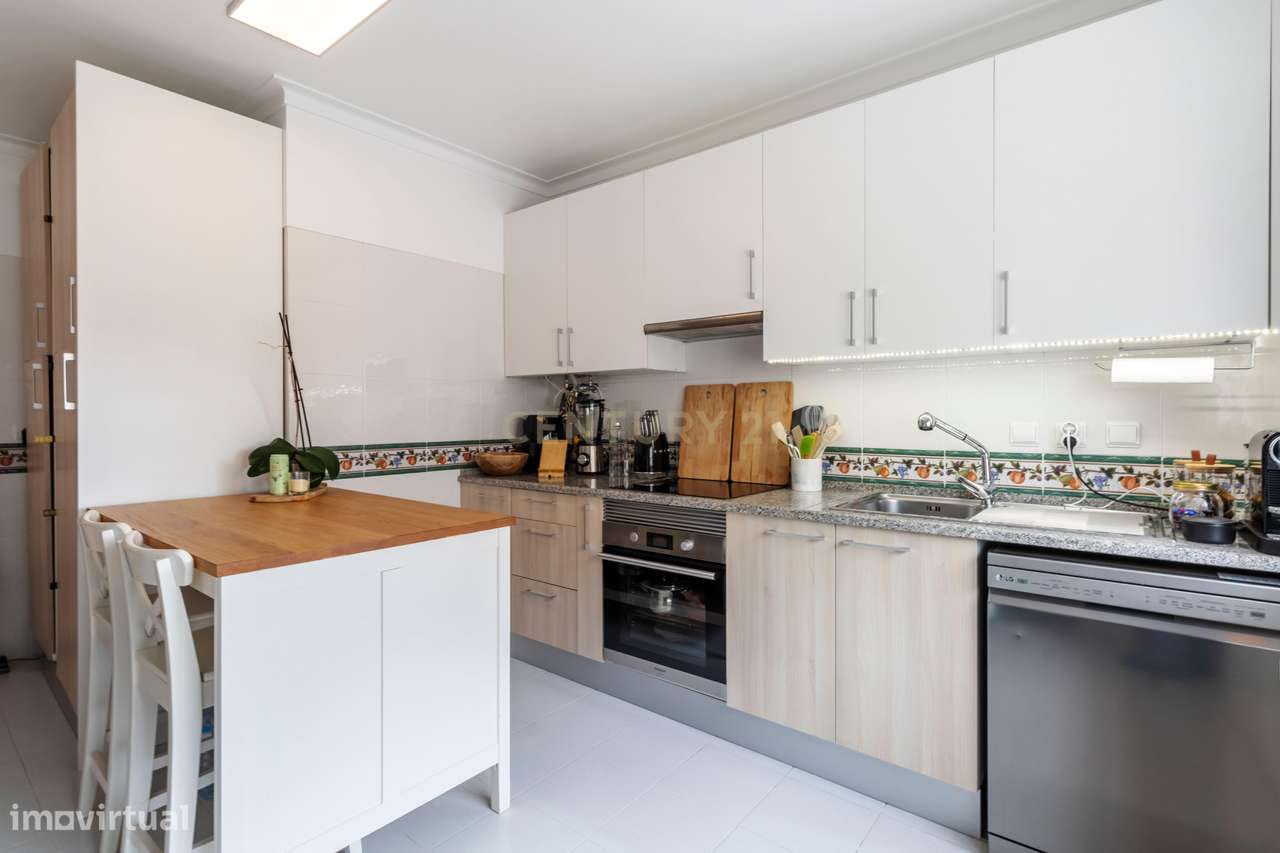 T2 Renovado | 2 WC Novas | 106 m² | Parqueamento + Arrecadação | Eleva-20