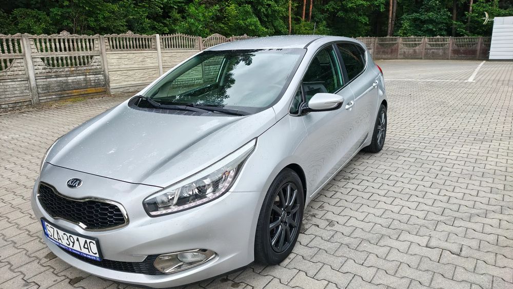 Kia Ceed II (2012-) 1.6 CRDi XL 2013