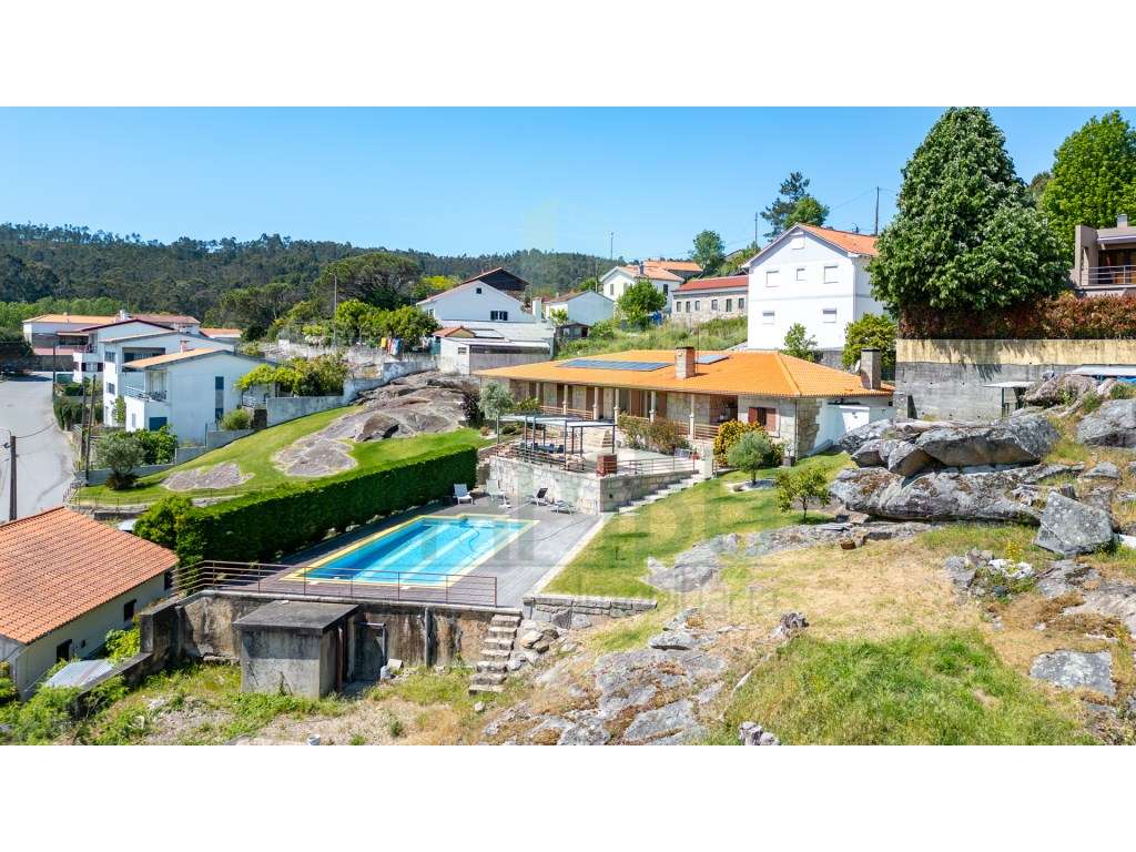 Moradia T4 térrea, com piscina, para venda em Vilar de Mouros.-5