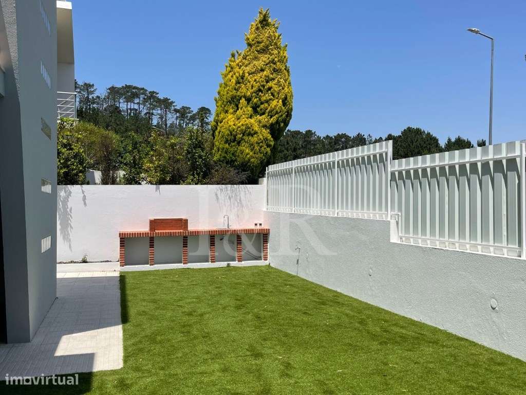 Moradia T4 com terraço e jardim perto das praias de Sesimbra - Grande imagem: 5/38