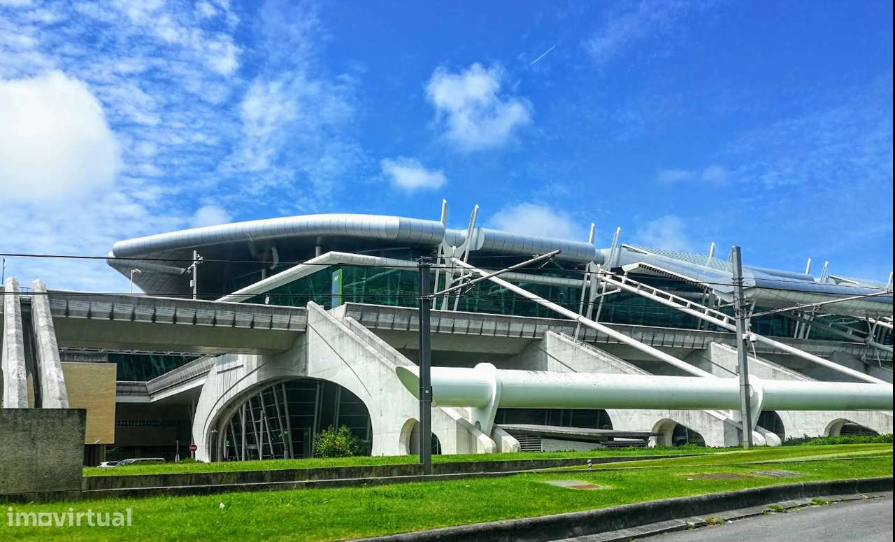 Loja rc + 1º - Convertível em 2 habitações (T2 / T3) - Grande imagem: 2/4