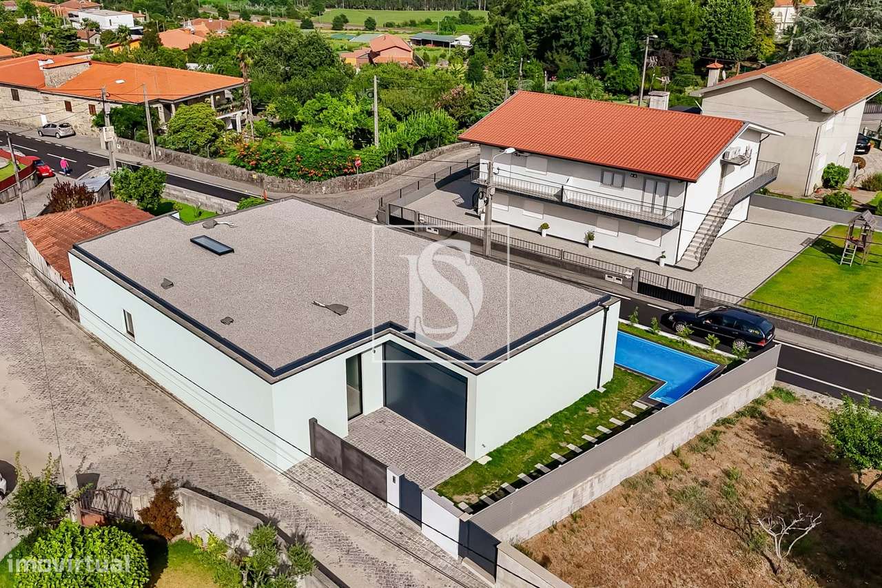 Moradia terrea Nova T3 em Nine Com Piscina com uma área social de 60m2 - Grande imagem: 5/33