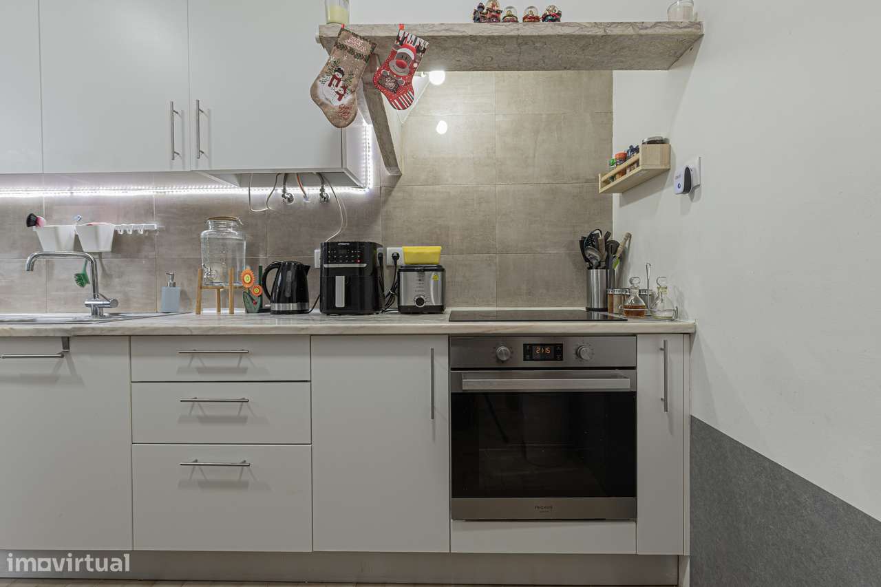 Apartamento T2 em RC com Quintal no Seixal-9