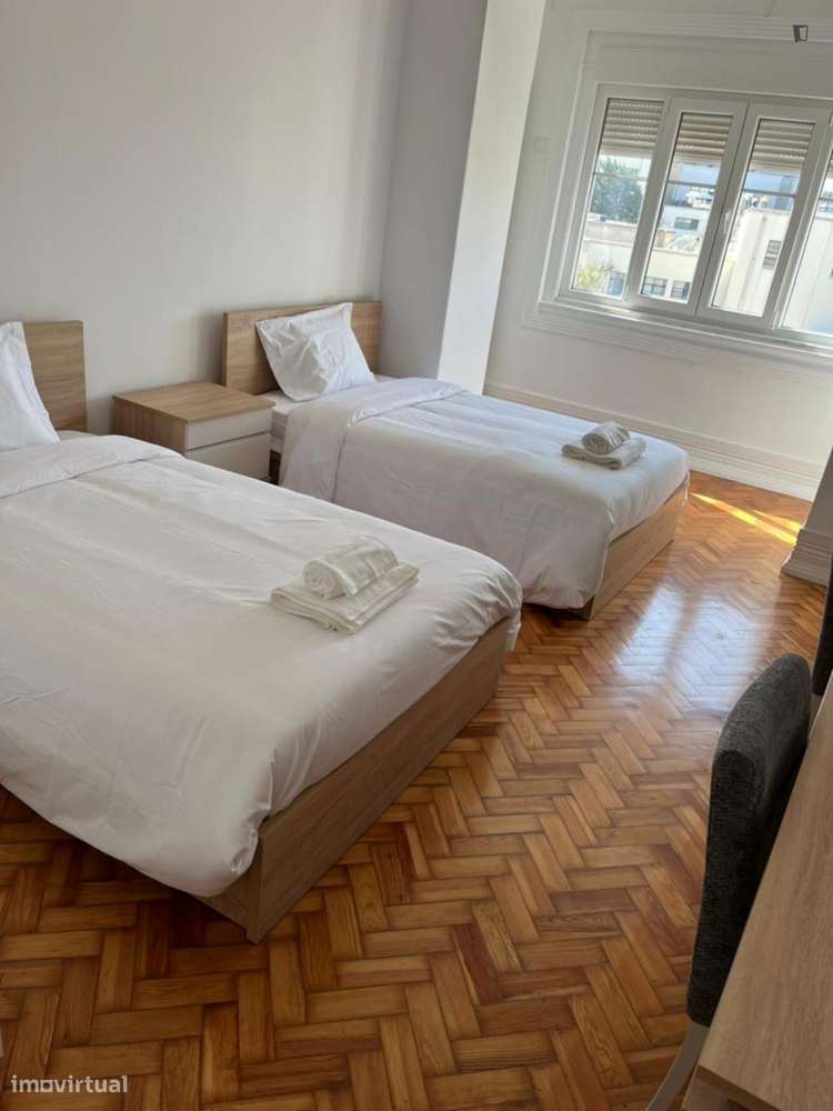 Quarto - localizado em Arroios Lisbon - Grande imagem: 3/10