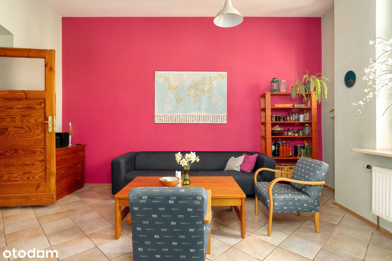 Trzystronne, z balkonem i piwnicą, przy tramwaju-6