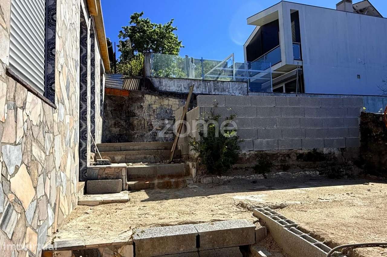 2 Moradias térreas devolutas com logradouro, vista rio, Valbom - Grande imagem: 5/15
