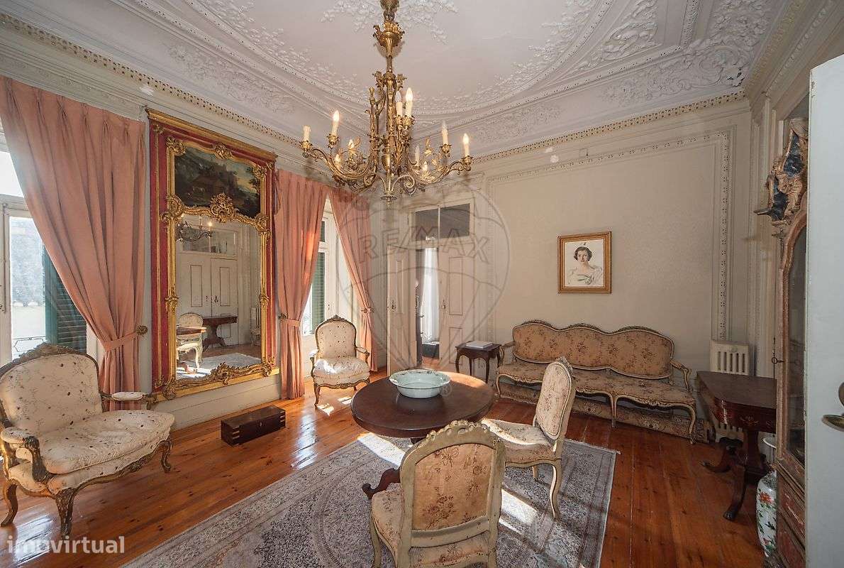 Moradia T6 para venda-9