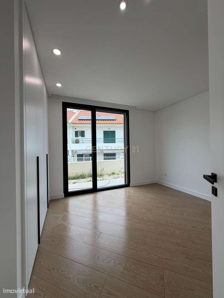 Moradia Isolada T4 - Pátio da Terra - Foros Amora - Grande imagem: 4/37