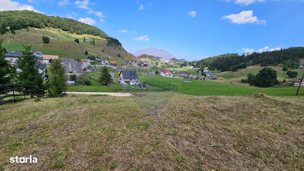 Teren la inaltime, 1034mp, Fundata- cea mai inalta localitate din tara - Imagine principală: 3/14