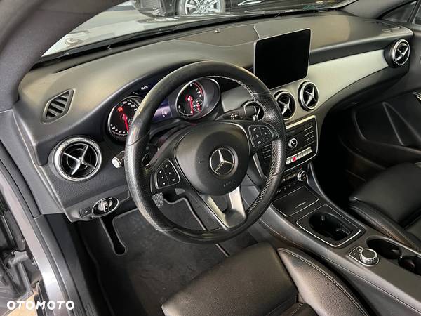 Mercedes-Benz CLA 250 4Matic 7G-DCT AMG Line - 9