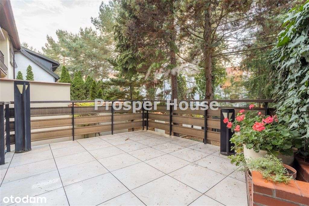 Dom z ładną zagospodarowaną działką.-19