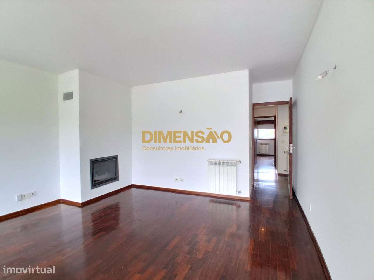 T1 com duas frentes e garagem Ref DCI153B-0