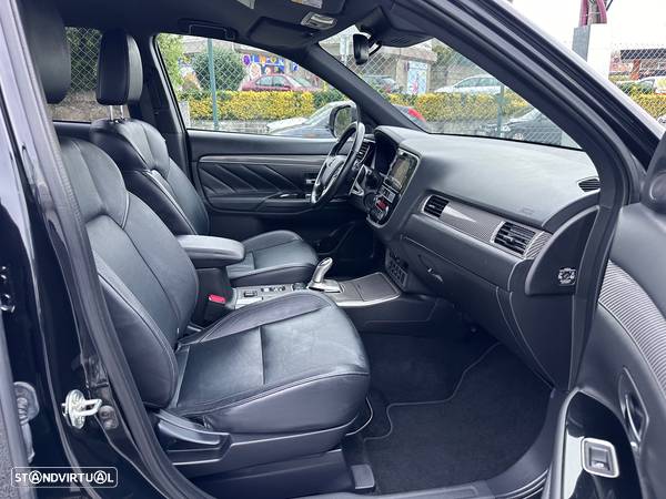 Mitsubishi Outlander 2.4 PHEV Instyle - 39