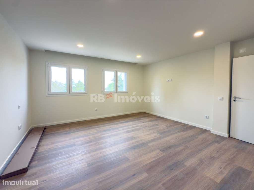 Apartamento Novo T3 c/ Varanda e Elevador- Cidade de Santarém-5