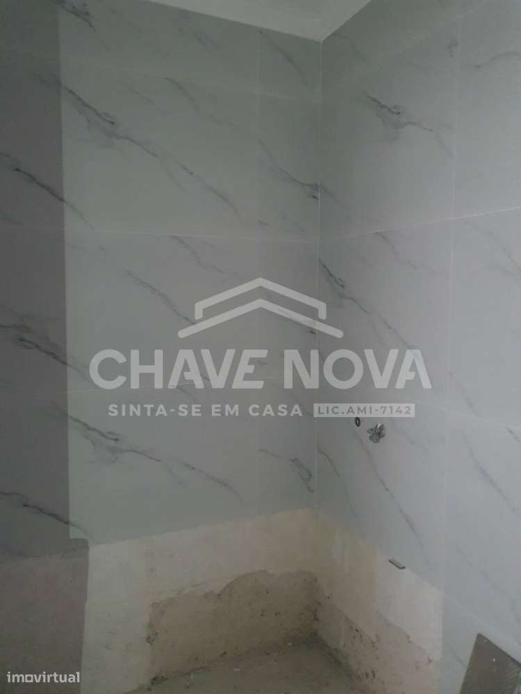 Apartamento T2, localizado no primeiro andar de um prédio Bi-familiar!-16