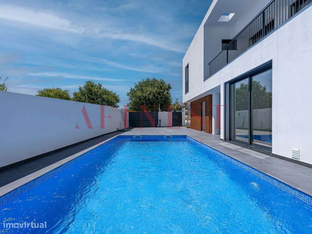 MORADIA T4 EM CARCAVELOS - Grande imagem: 4/37