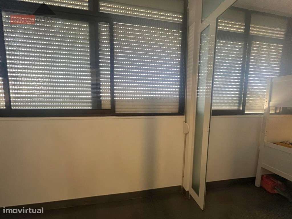 T1 totalmente remodelado com varanda e vista para a Mata do Choupal...-9