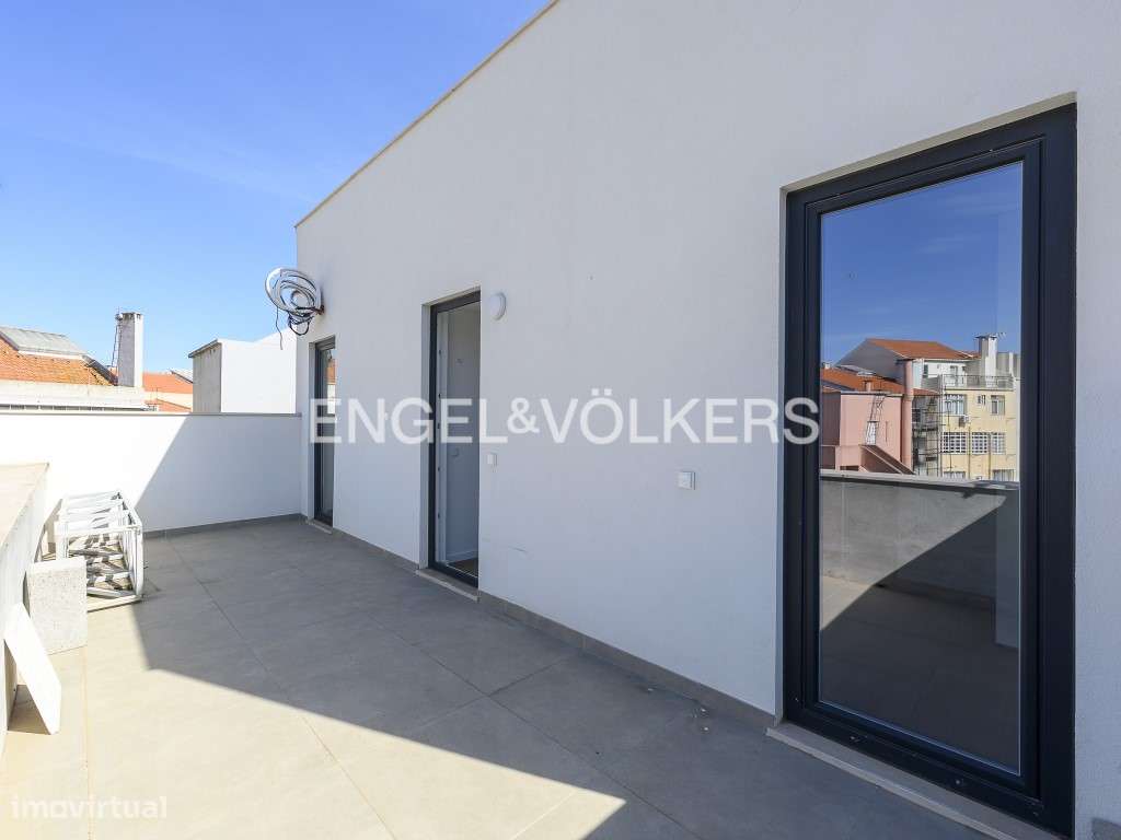 3 andares em prédio de charme nas Avenidas Novas - Grande imagem: 4/52