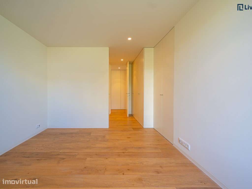 Espetacular T3 com 500m2 e vistas-17
