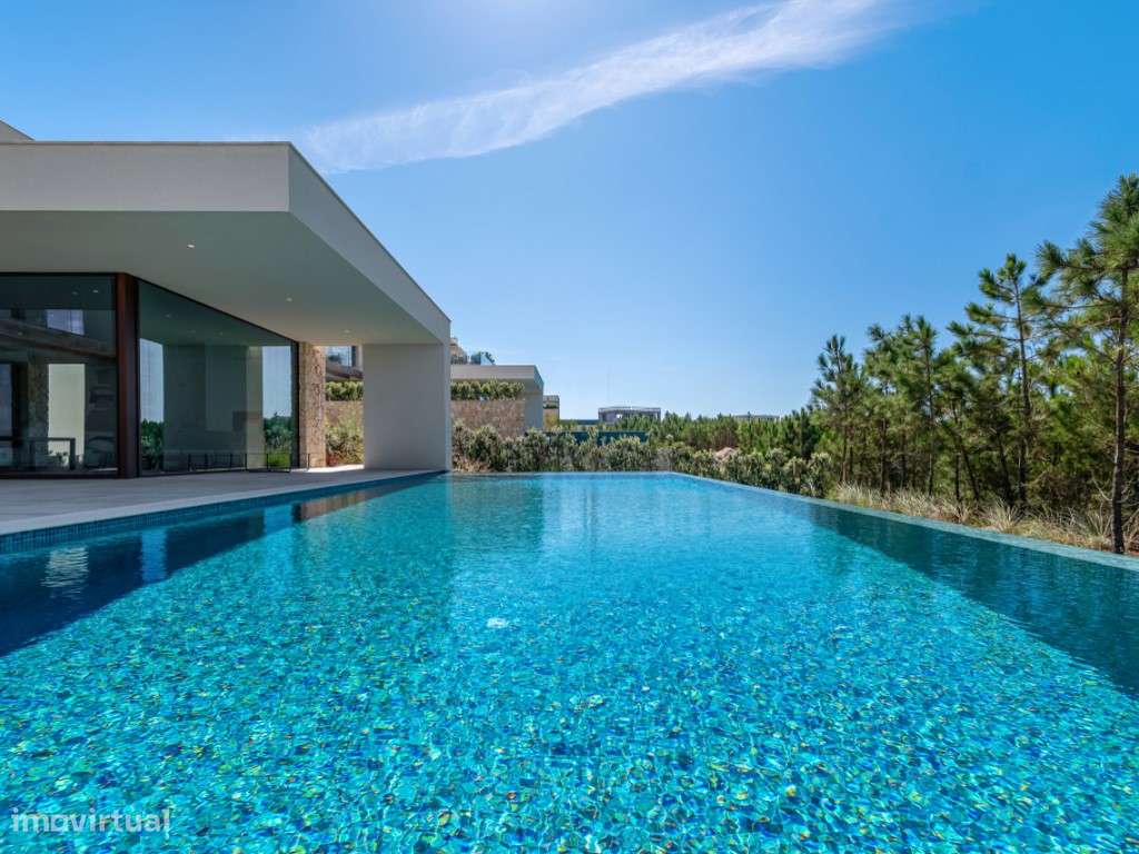 Moradia T4 com Piscina, Jardim e Vista deslumbrante sobre o Mar-2