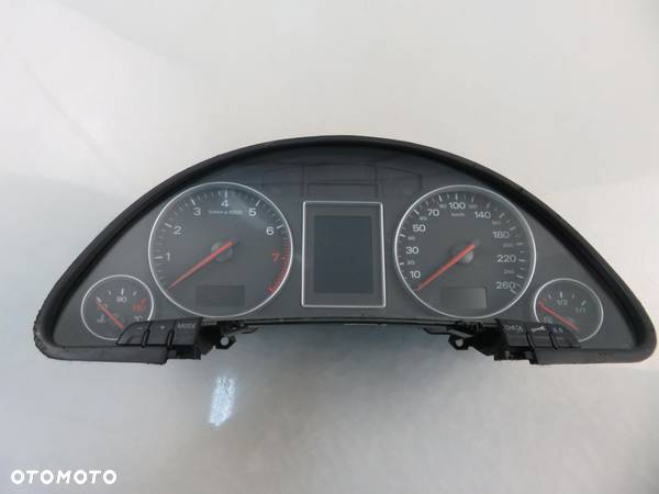 LICZNIK AUDI A4 B6 2.0 20V 8E0920900L - 1