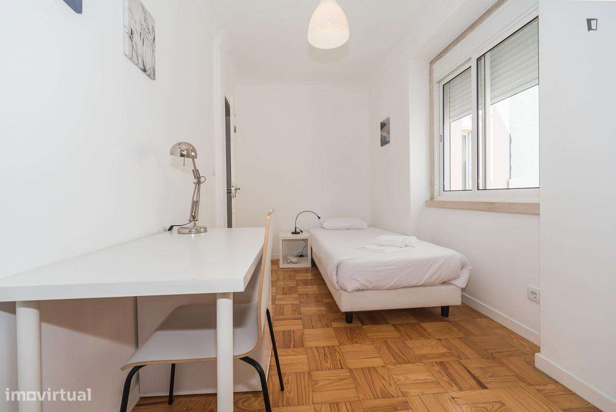 Quarto - localizado em Sete Rios Lisbon - Grande imagem: 4/6