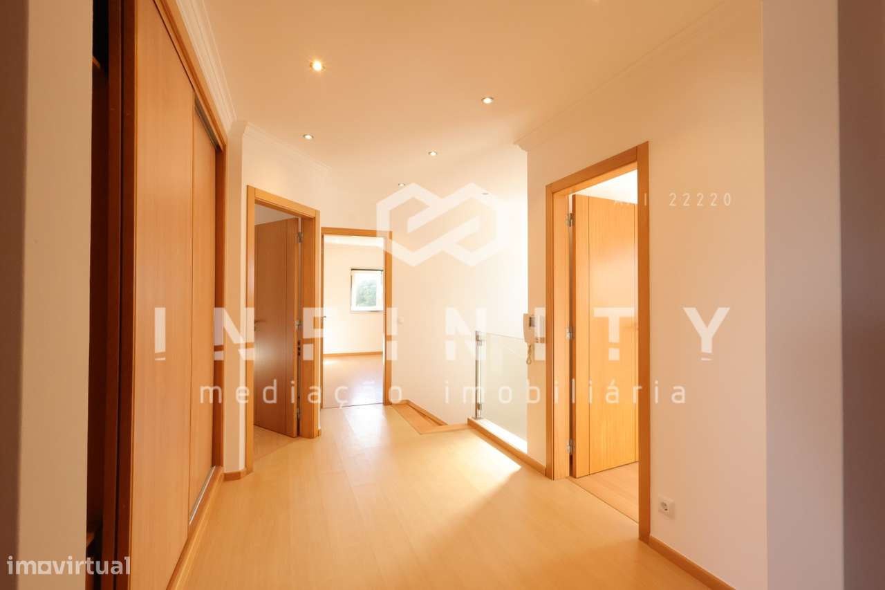 Moradia independente T4-20