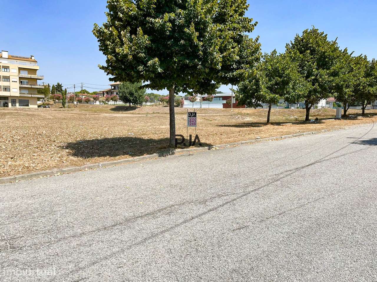 Lote de terreno para construção de prédio em Nelas - Grande imagem: 3/7