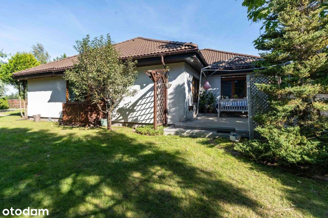 Podmiejski komfort-wygodny parterowy dom z ogrodem-14