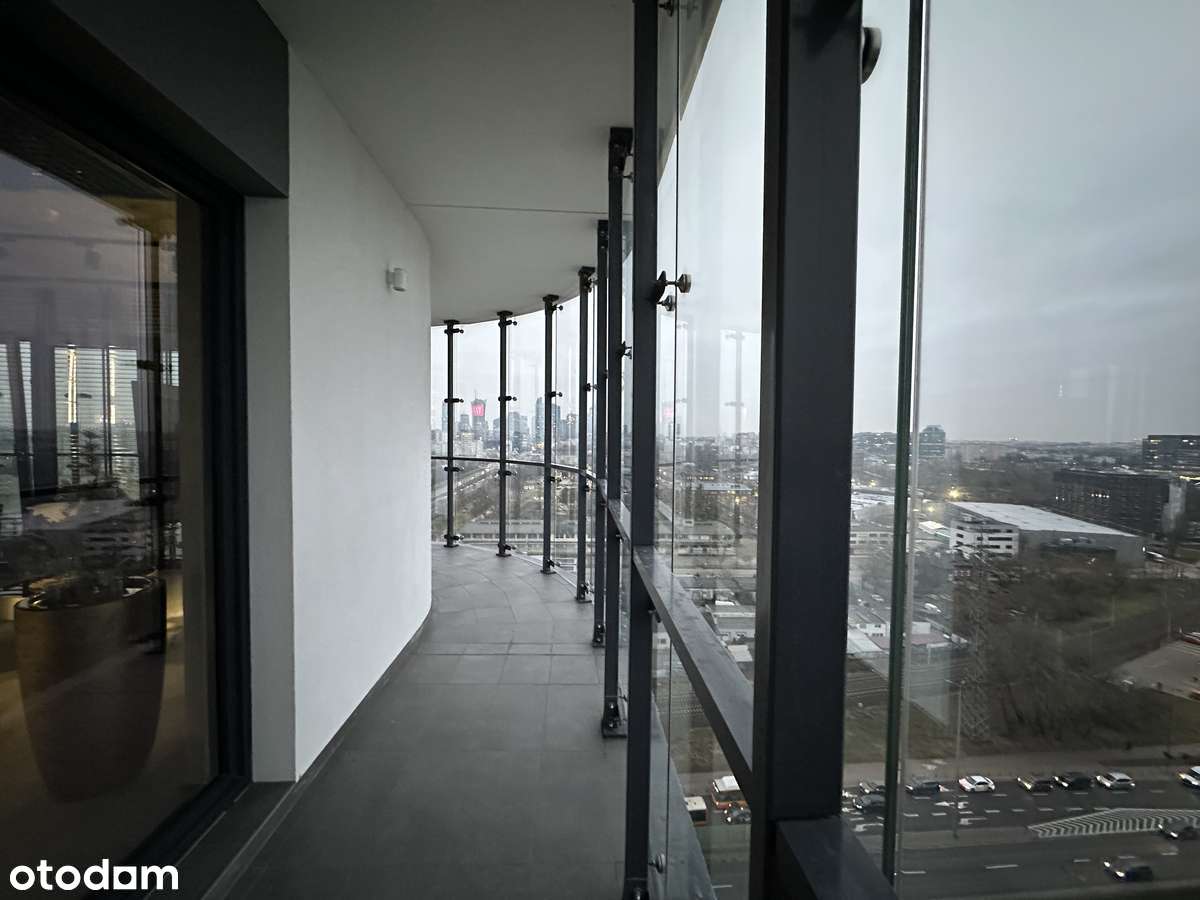 Nowoczesne studio z dużym tarasem i widokiem na centrum - Pełny obrazek: 4/20