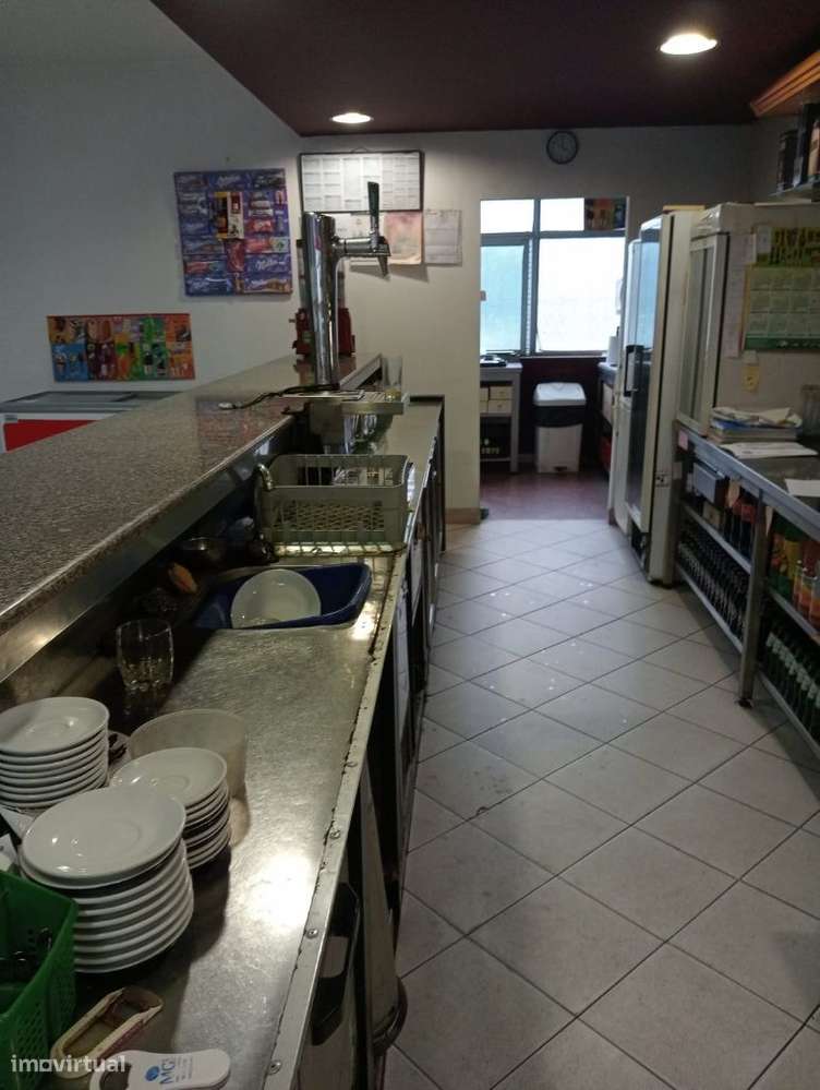 GRANDE OPORTUNIDADE ! TRESPASE DE CAFE EM GAIA-16