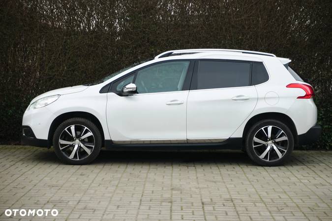 Peugeot 2008 1.2 Pure Tech GPF Allure S&S - 6