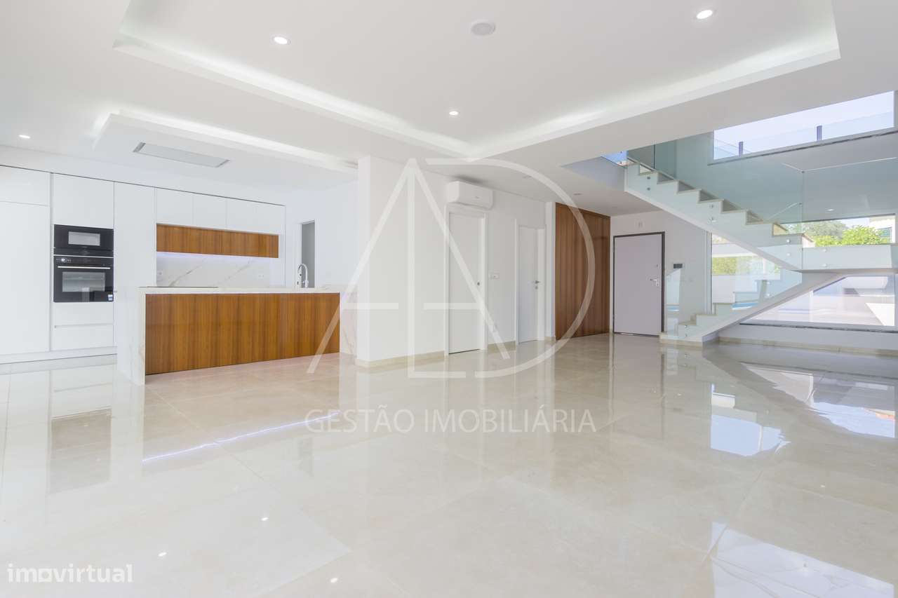 Moradia Isolada T4 em Fase Final de Costrução - Grande imagem: 3/25