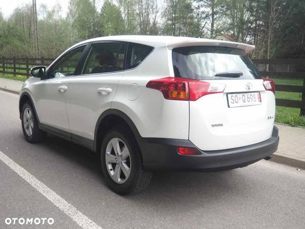 Toyota RAV4 2.0 D-4D 4x2 Start-Stop Executive - 3