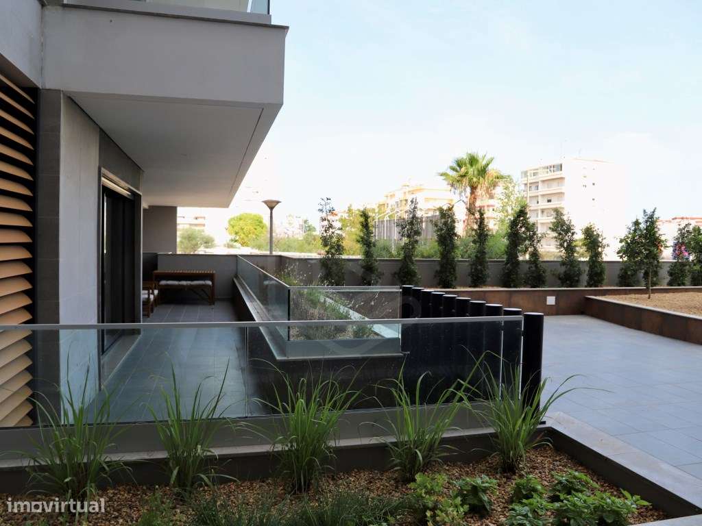 Palácio BR Avenida- Apartamento T2, piscina na cobertura, Faro, Alg... - Grande imagem: 1/77