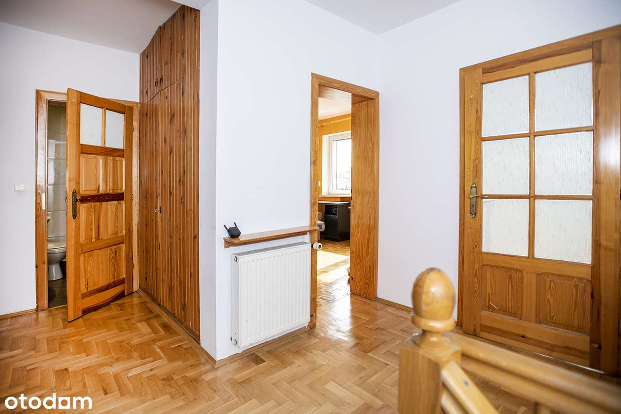 Trzy kondygnacje, garaż, ogródek-11