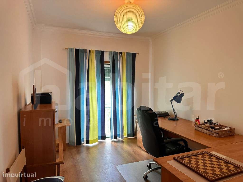 Apartamento T3 com 147 m², varandas, estacionamento e arrecadação-8