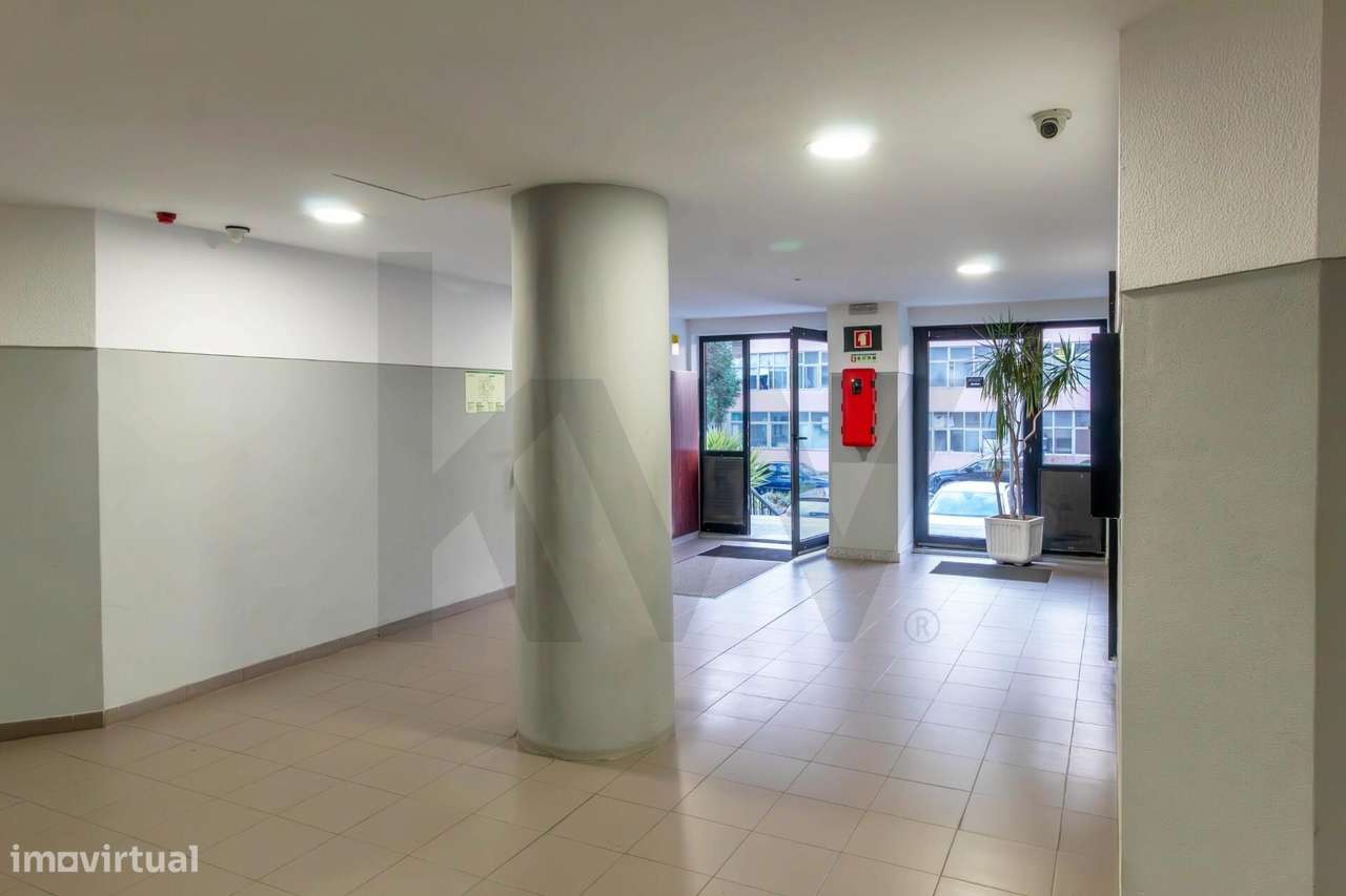 Apartamento T2 em Mafamude – Localização Privilegiada com Vistas Desaf-32