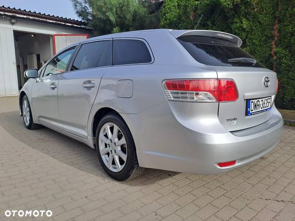 Toyota Avensis 1.8 Premium EU5 MS - 5