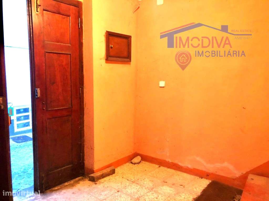 Moradias T2+T2 no centro da vila de Castanheira de Pera - Grande imagem: 4/19