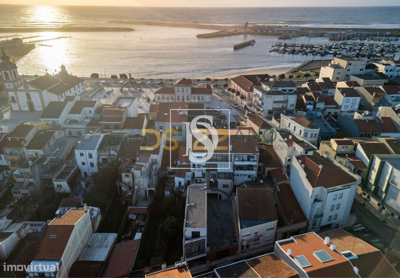 Moradia de construção moderna, situada na 3. ª linha de praia na Póvoa-29