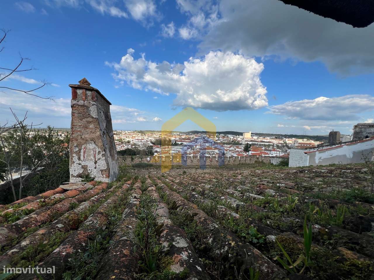 Prédio T5,  zona histórica de Estremoz, junto à Pousada Rainha Santa I-26