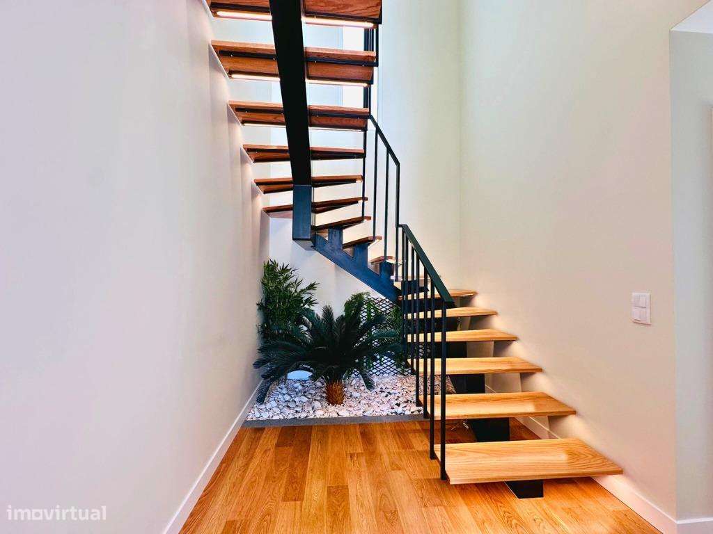 Moradia T3 Moderna com 3 Suítes no Centro do Funchal – Zona do Til-16