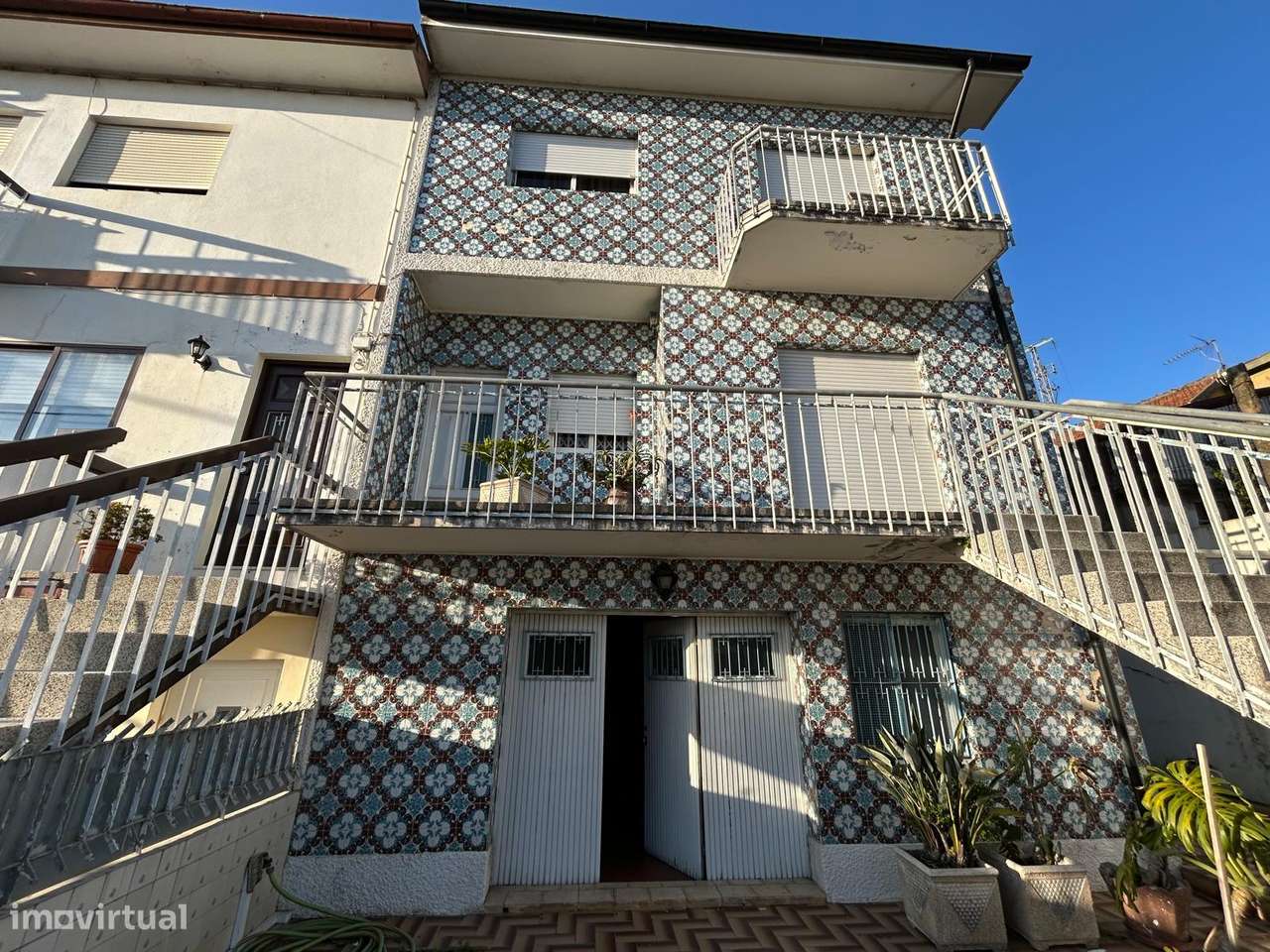 Moradia T5 com 3 frentes Rio Tinto-26