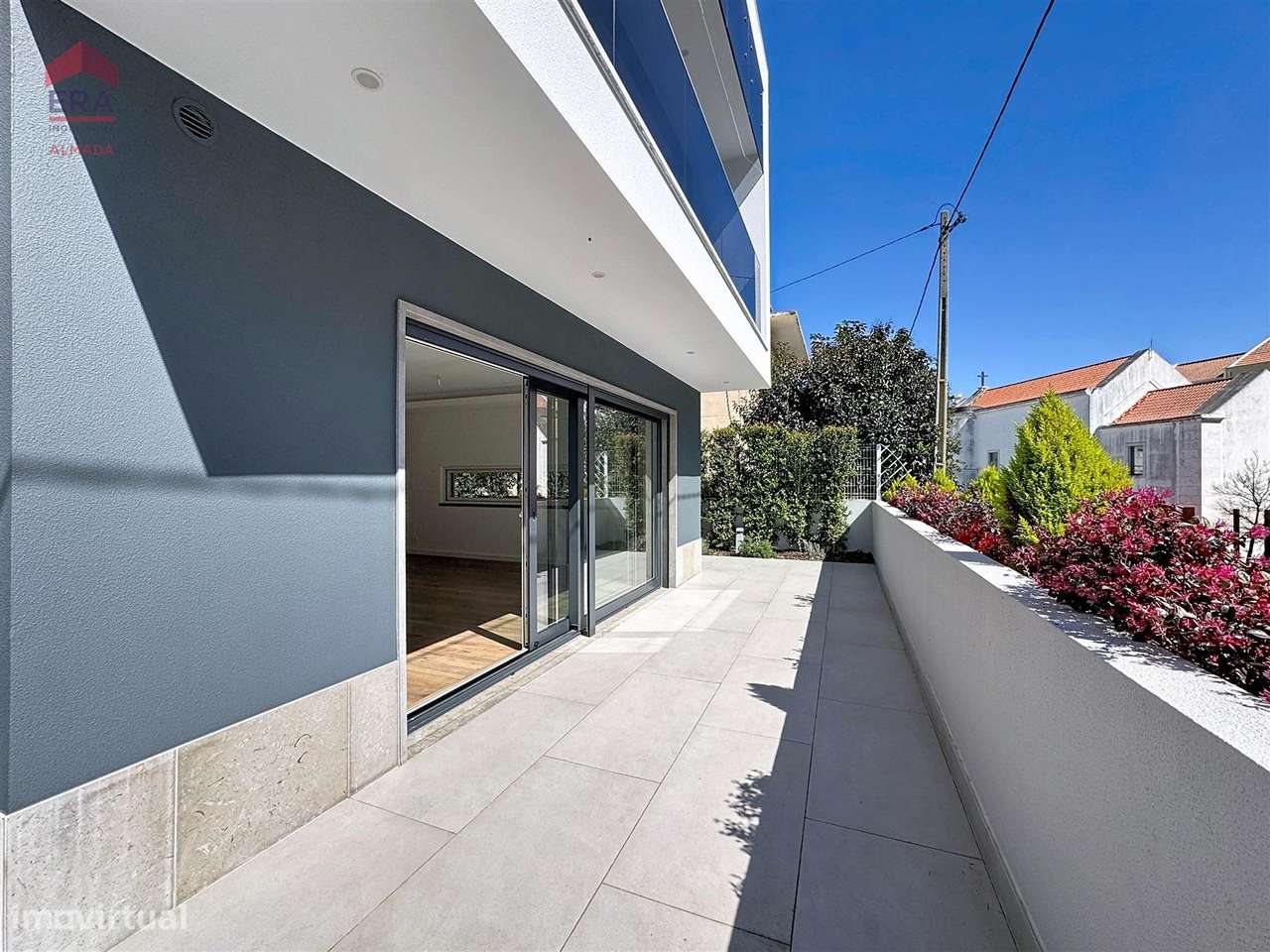 Nova Moradia em Almada , 5 suites, garagem e jardim-5