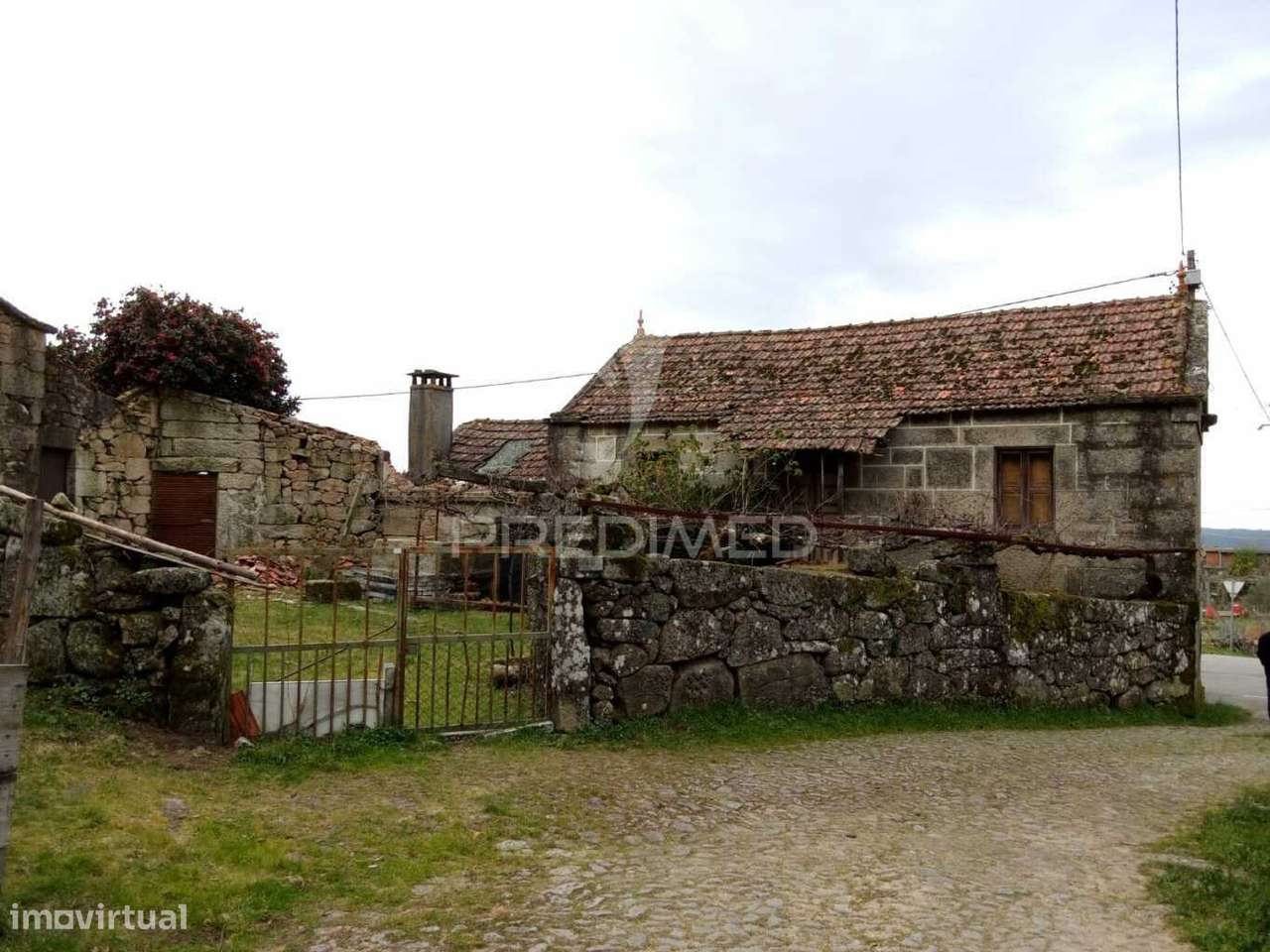Moradia de pedra para recuperar - Grande imagem: 5/24