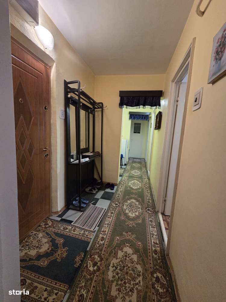 3 Camere confort 1 decomandate Capatul lui 4-6