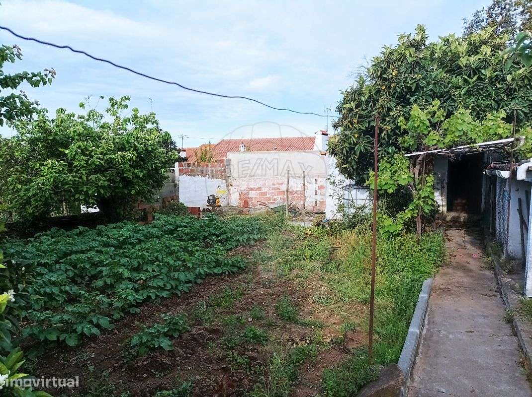 Moradia T2 para venda-5