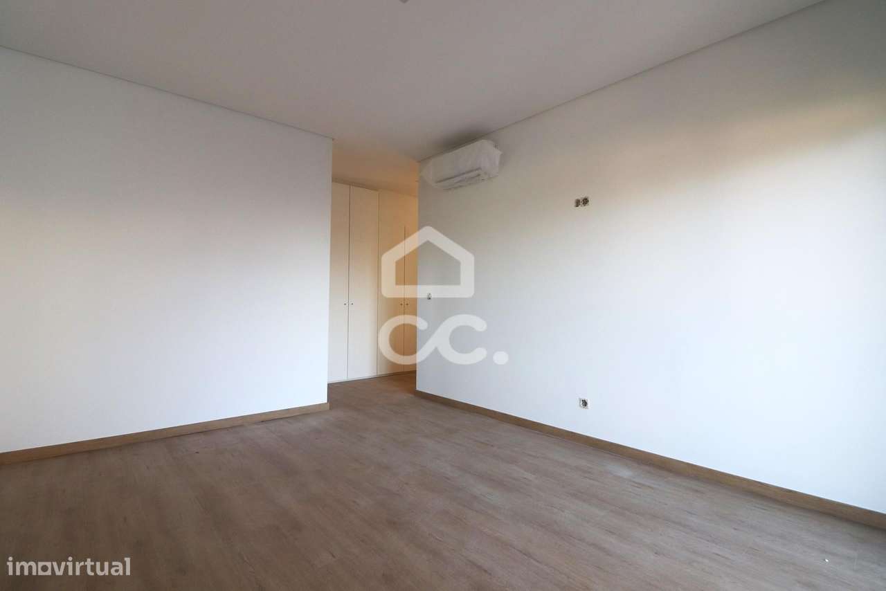 T3 novo com Churrasqueira, garagem fechada e 1 lugares de estacionamen - Grande imagem: 4/9